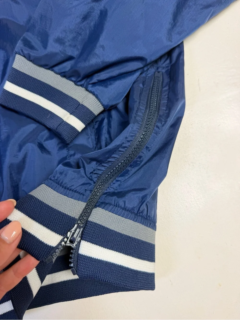 Jerzees Windbreaker Pullover Men Large Navy 90s Collegiate Striped Trim V-Neck
